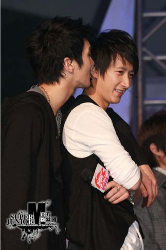 韩庚始源快乐大本营开场舞(韩庚始源快本)-第1张图片-