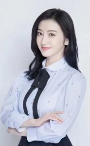 ​景甜的三个男友：从青涩恋情到职场助力，揭秘她的爱情故事