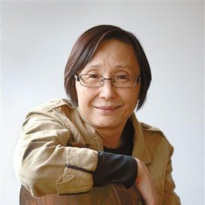 ​与李连杰曾是金牌搭档，金牌制片人崔宝珠去世，大牌明星纷纷悼念