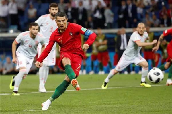 踢足球是用脚的哪个部位踢 看具体情况 踢足球是用脚的哪个部位踢 看具体情况