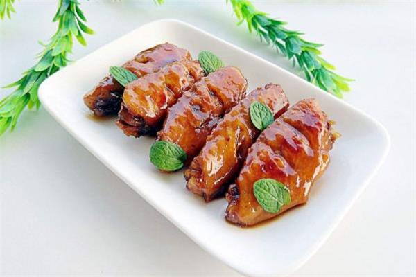 做可乐鸡翅要加水吗 可乐鸡翅怎么腌入味 做可乐鸡翅要加水吗 可乐鸡翅怎么腌入味