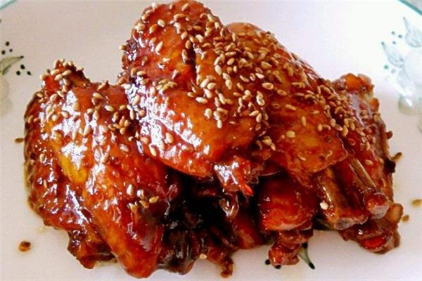 做可乐鸡翅要加水吗 可乐鸡翅怎么腌入味 做可乐鸡翅要加水吗 可乐鸡翅怎么腌入味