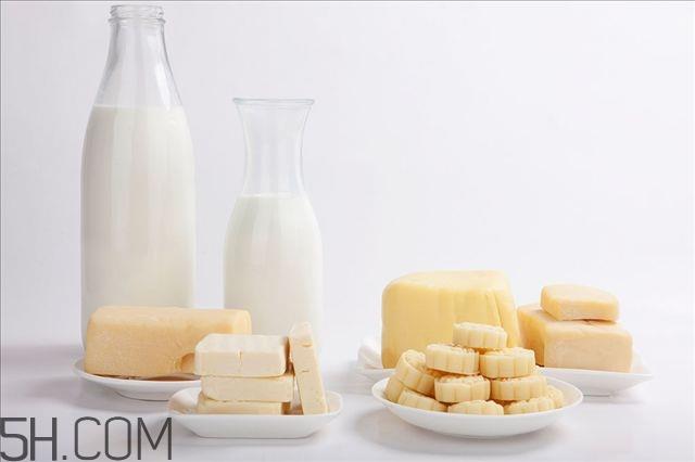 吃饭前喝酸奶还是饭后 晚上喝酸奶效果最佳 吃饭前喝酸奶还是饭后 晚上喝酸奶效果最佳