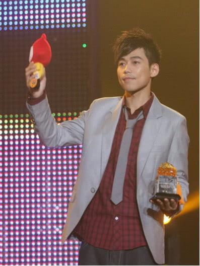 苏醒打人真相，女朋友和兄弟一起给他戴了“绿帽子”