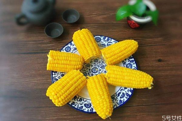 如何区分老玉米和新玉米 如何挑选玉米呢 如何区分老玉米和新玉米 如何挑选玉米呢