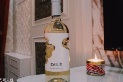 ​起泡酒和葡萄酒的区别 起泡酒是什么