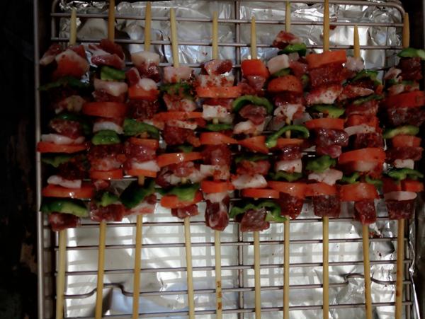 正确用烤箱烤羊肉串的做法(烤箱版烤羊肉串的做法)(8)