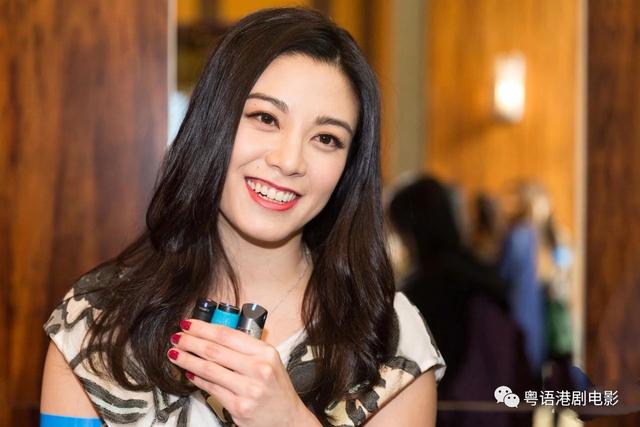 廖碧儿整容了吗(41岁廖碧儿突然变样修图闹出笑话)(2)