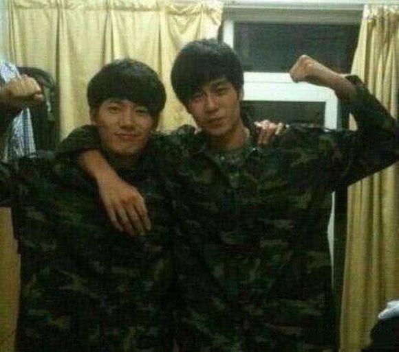 好多人说胡一天很帅, 来看看别人镜头下的他是不是真的那么帅?