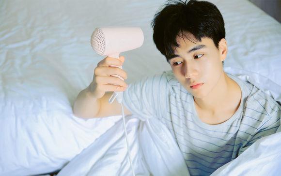 好多人说胡一天很帅, 来看看别人镜头下的他是不是真的那么帅?