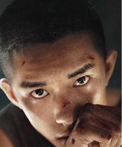 ​寸头有多考验颜值？易烊千玺显成熟，蔡徐坤认不出，而他完胜