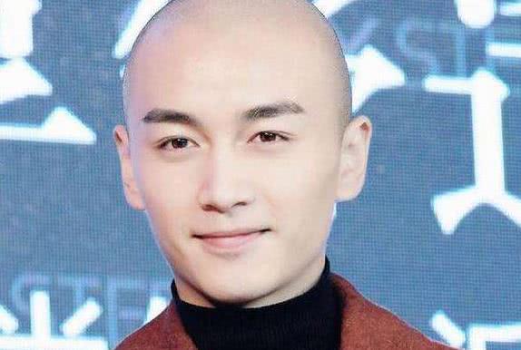 寸头有多考验颜值?易烊千玺显成熟,蔡徐坤认不出,而他完胜