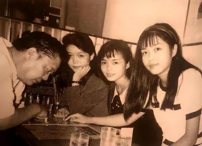 主持人周迅个人资料(朱迅两次抗癌成功幸福背后不易)