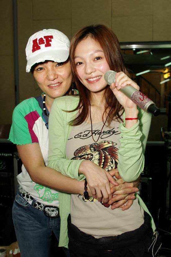 张韶涵老公是谁（别再心疼张韶涵了她不需要）