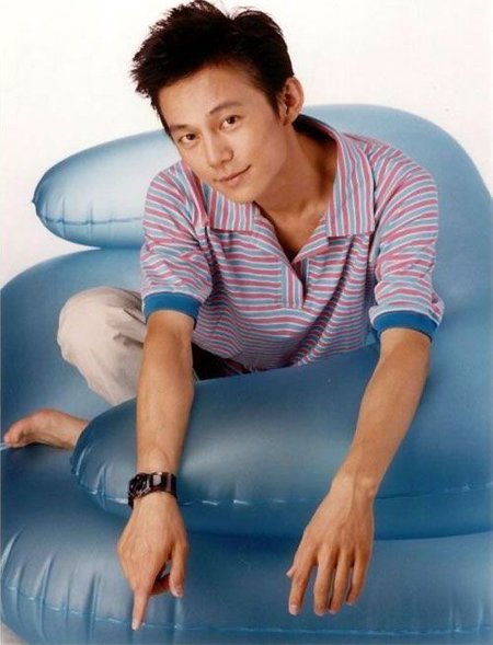 何炅的老婆是谁 一直没有结婚的何老师感情是个谜