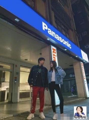 卢本伟女友也开始“品如”?竟大秀好身材,出场自带性感特效?