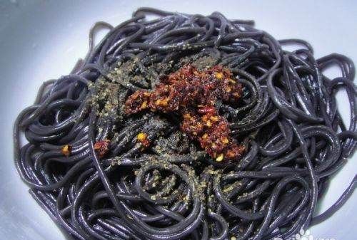 干的蕨根粉要泡多久,干蕨根粉怎么吃粉碎机图5