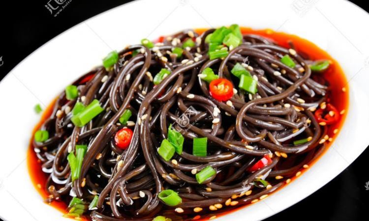 蕨根粉吃前用水浸泡吗?