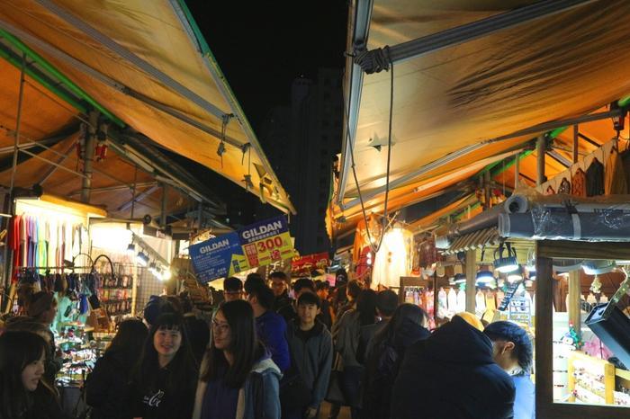 台湾高雄的瑞丰夜市,本地人爱去的高人气夜市