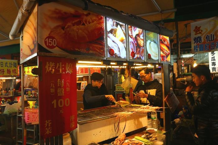 台湾高雄的瑞丰夜市,本地人爱去的高人气夜市