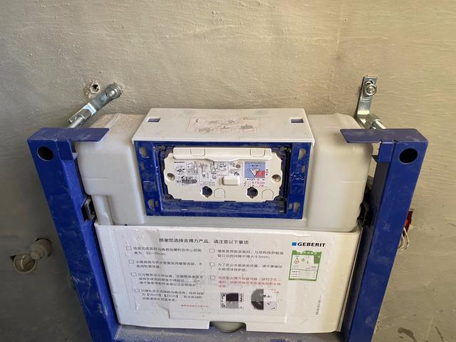 如何安装壁挂入墙式马桶注意事项(自己独立安装壁挂马桶遇到的那些坑)(7)