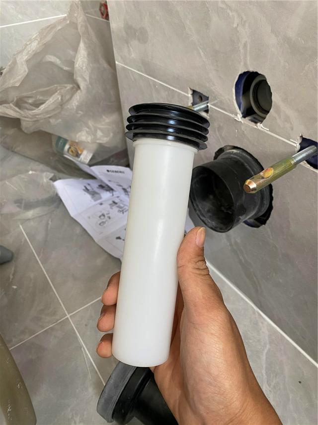 如何安装壁挂入墙式马桶注意事项(自己独立安装壁挂马桶遇到的那些坑)(42)