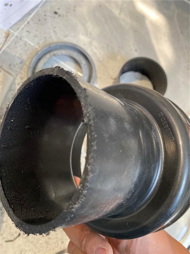 如何安装壁挂入墙式马桶注意事项(自己独立安装壁挂马桶遇到的那些坑)(49)