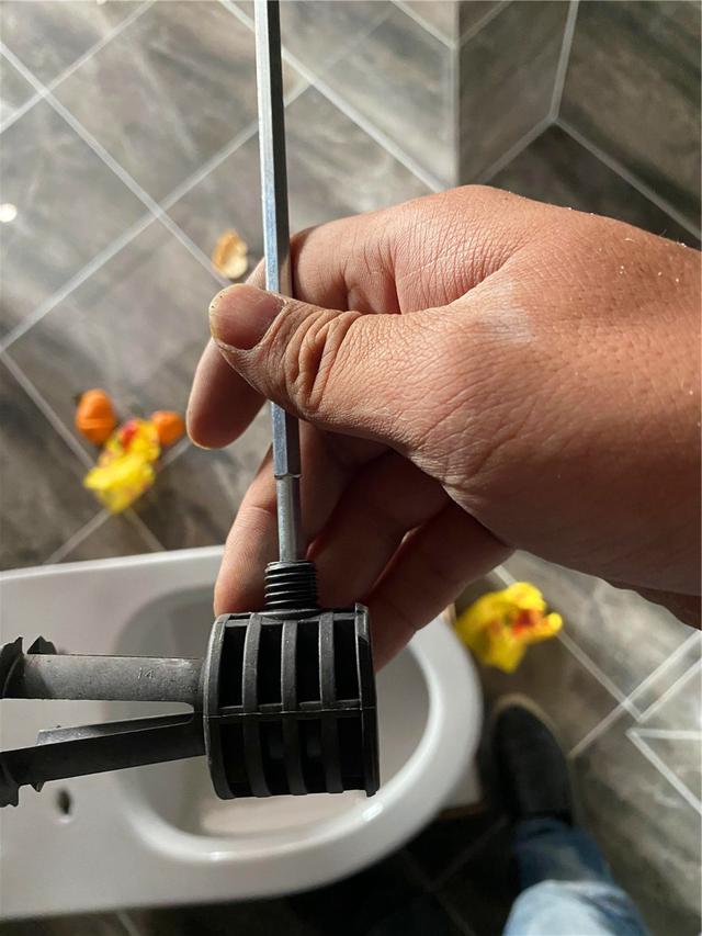 如何安装壁挂入墙式马桶注意事项(自己独立安装壁挂马桶遇到的那些坑)(54)