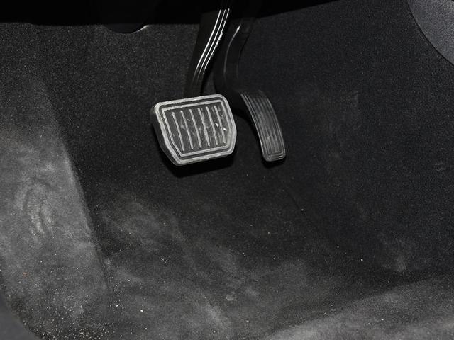 特斯拉刹车失灵事件是什么原因（特斯拉事故惹争议）(7)