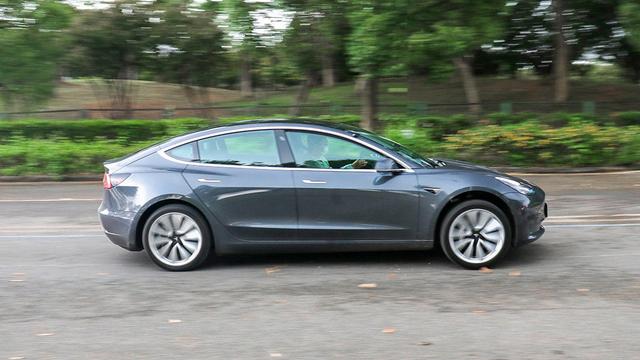 特斯拉刹车失灵事件是什么原因（特斯拉事故惹争议）(24)