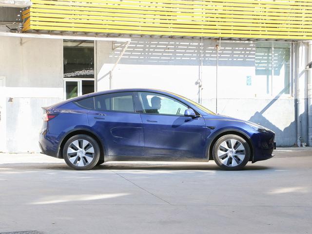 特斯拉刹车失灵事件是什么原因（特斯拉事故惹争议）(1)