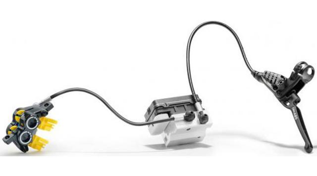 特斯拉刹车失灵事件是什么原因（特斯拉事故惹争议）(9)