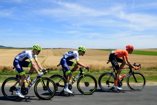 环法中最艰难的赛段（干货环法期间带你认识大环赛专业术语）(1)