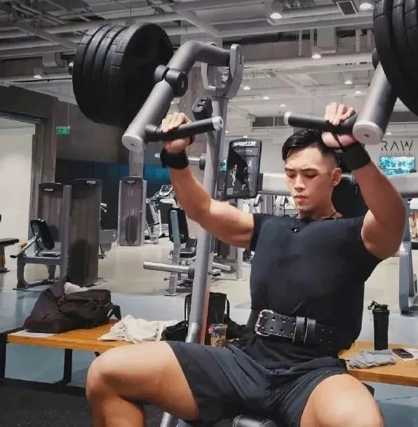 带藏獒入洪荒(带藏獒入洪荒TXT下载)