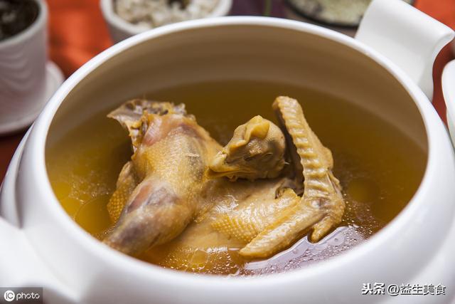鸡汤怎么炖最好喝的方法(鸡汤这样炖好喝又滋补)(1)