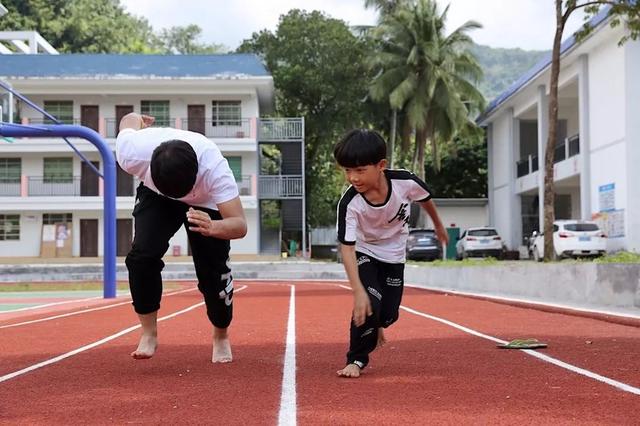 被封杀的吃桃网红(网红吃个桃桃被批评)(8)