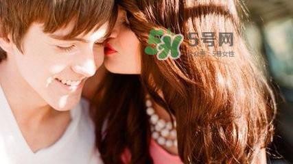 男人骗你上床最常说的甜言蜜语 如何分辨男人是否真心爱你 男人骗你上床最常说的甜言蜜语 如何分辨男人是否真心爱你