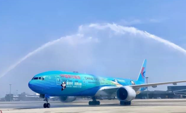 飞机为什么要过水门,天府国际机场试飞航班图1