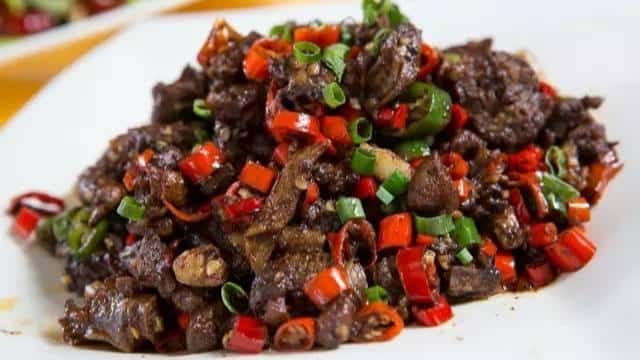 东安子鸡是哪个地方的菜系(东安子鸡是哪里的菜)