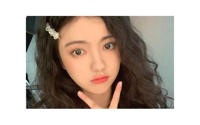 女生不主动不拒绝意味着什么（女生不主动联系你但每次必回）