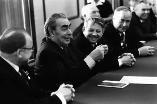 苏联强盛时期的微笑照片