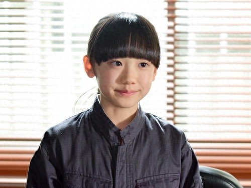 她是日本最红童星，6岁担当主角，9岁在世界走红，如今长这样