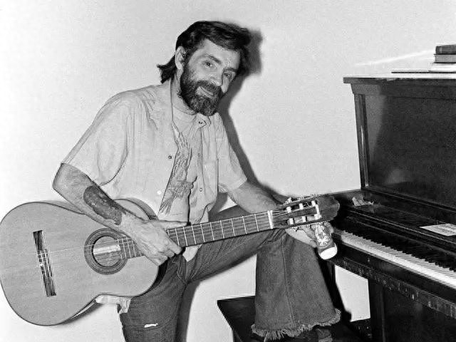 恶魔降临—曼森家族血案