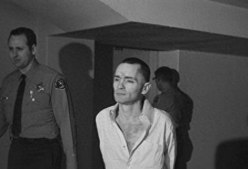 恶魔降临—曼森家族血案