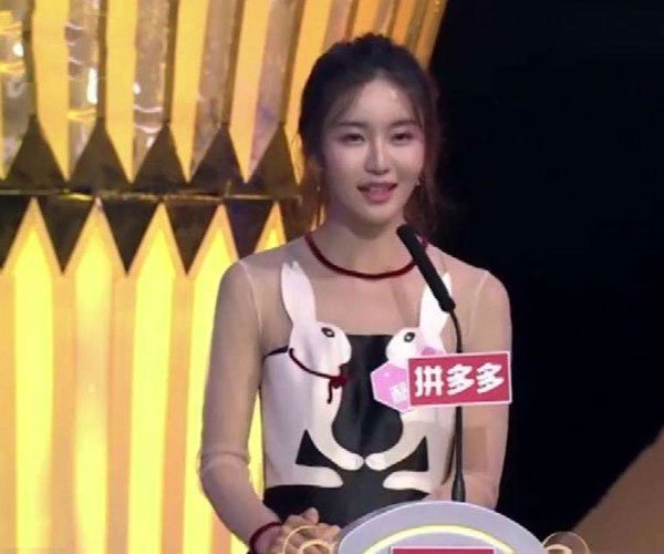 郝文婕牵手哪一期 男嘉宾长相一般，看来她不是颜值控