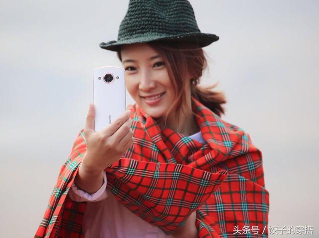 许婧穿衣搭配女（许婧穿吊带配热裤）(6)