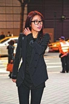 媒体大亨杨登魁葬礼，女儿大小S痛哭，罗志祥未参加被批忘恩负义！