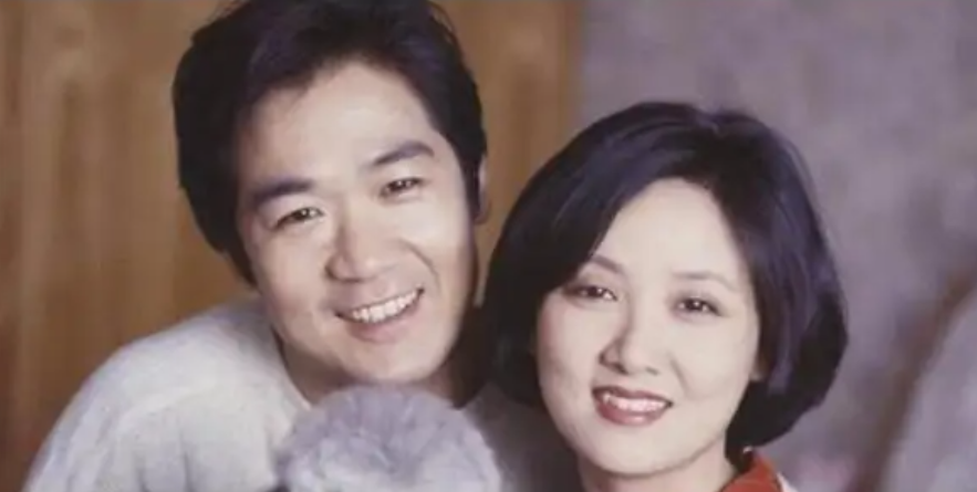 张国立简介和个人资料（张国立：曾冒死救南极科考船，一辈子没演过烂片，私生活屡遭争议）