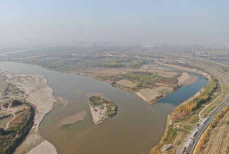 泾渭分明所指的是同一条河流嘛