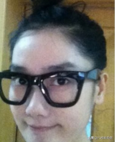 凤凰传奇主唱玲花素颜照，台上台下判若两人